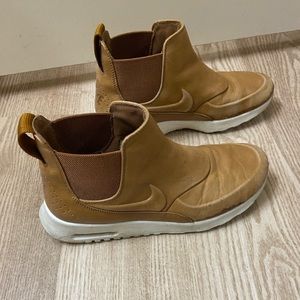 Well loved, very very comfy Nike sneakers!
